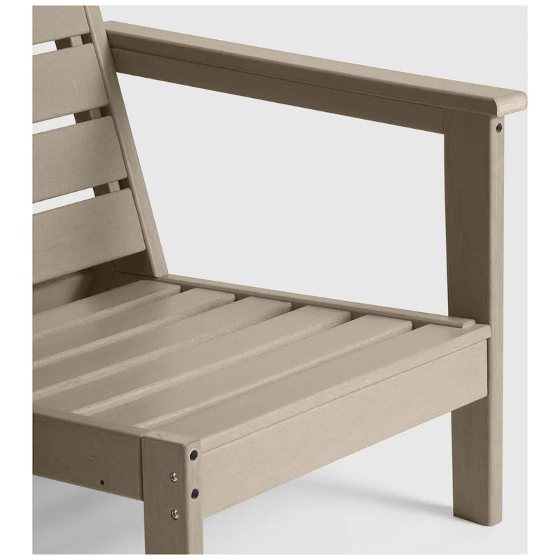 Fauteuil d'extérieur profond en PEHD toutes saisons effet bois vieilli avec accoudoir droit et coussins Polytrends Birchwood (1 pièce)