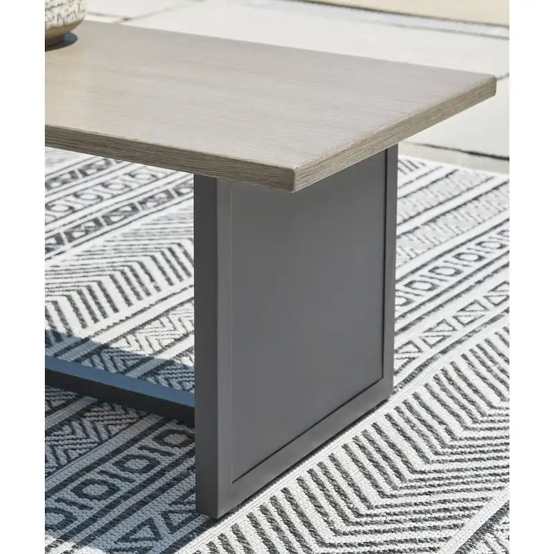 Signature Design by Ashley Bree Zee Gray - Sectionnel d'extérieur 5 pièces - 114 L x 76 P x 35 H