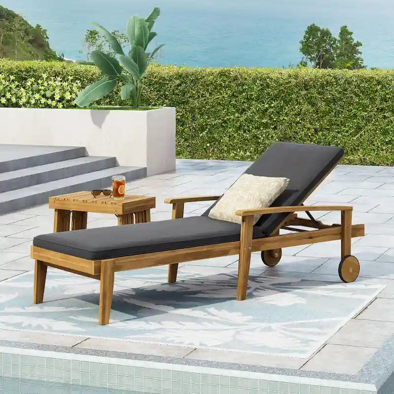 Chaise longue de jardin en bois à roulettes, transat inclinable à dossier réglable pour piscine et terrasse.