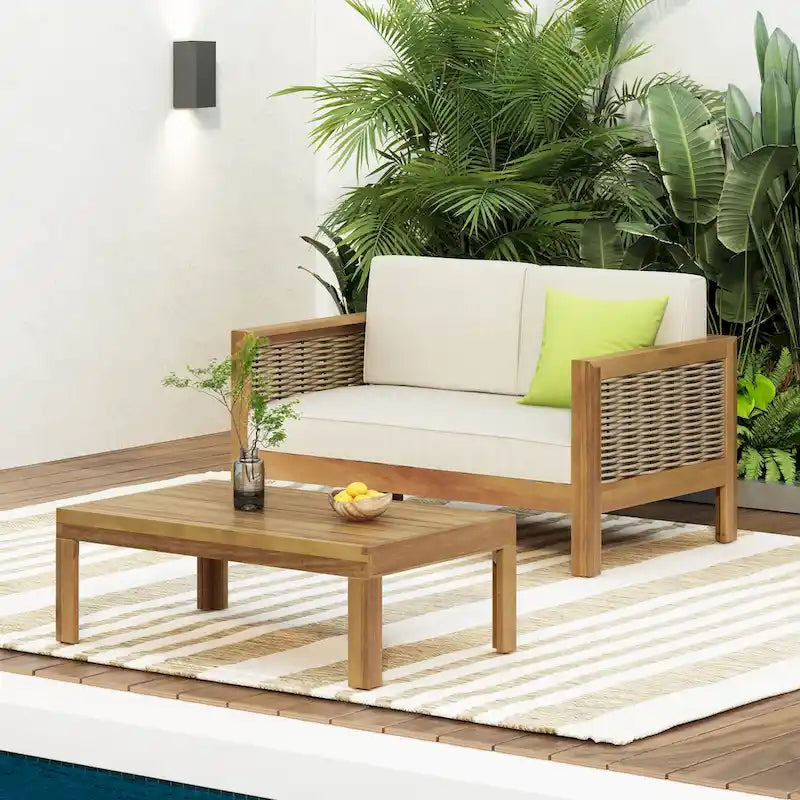 Ensemble de patio Roomfitters en bois d'acacia et osier avec causeuse, coussins et table basse, beige teck