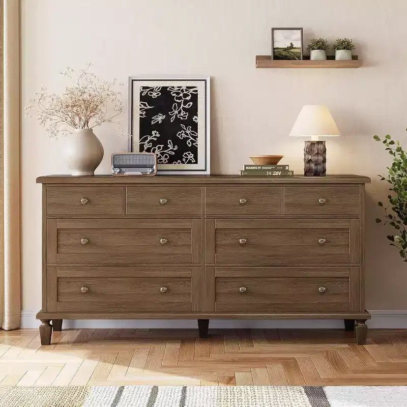 Commode à 8 tiroirs pour chambre à coucher, meuble TV vintage de 59 po avec poignées sculptées et pieds fuselés, commode en bois avec grande capacité de rangement