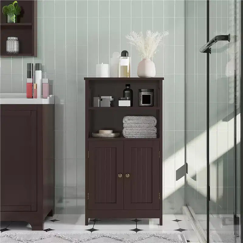 Meuble bas de salle de bain avec double porte et étagères réglables