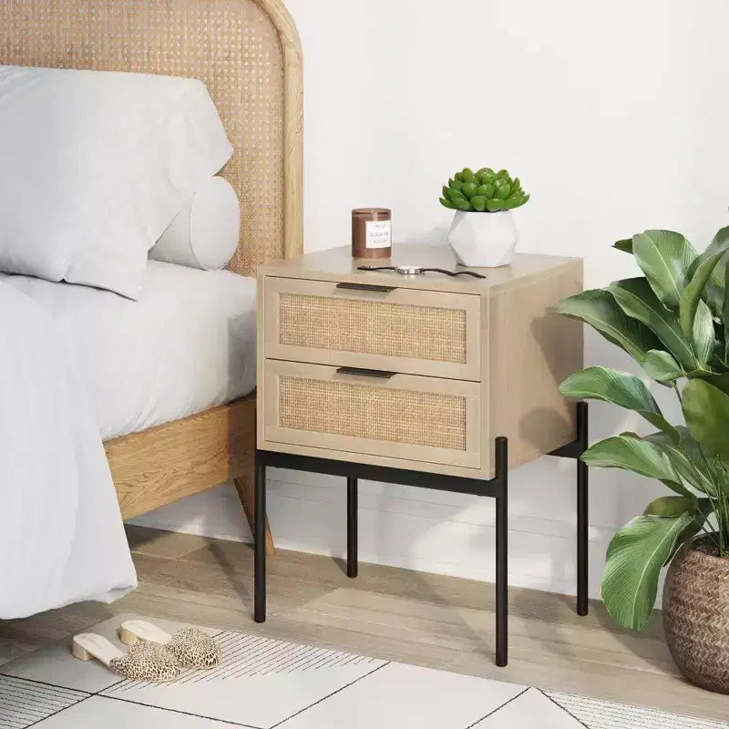 Table d'appoint en bois et rotin