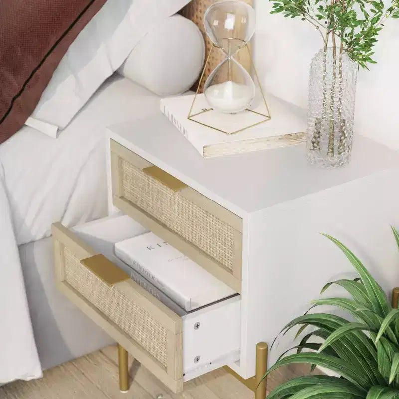 Table d'appoint en bois et rotin