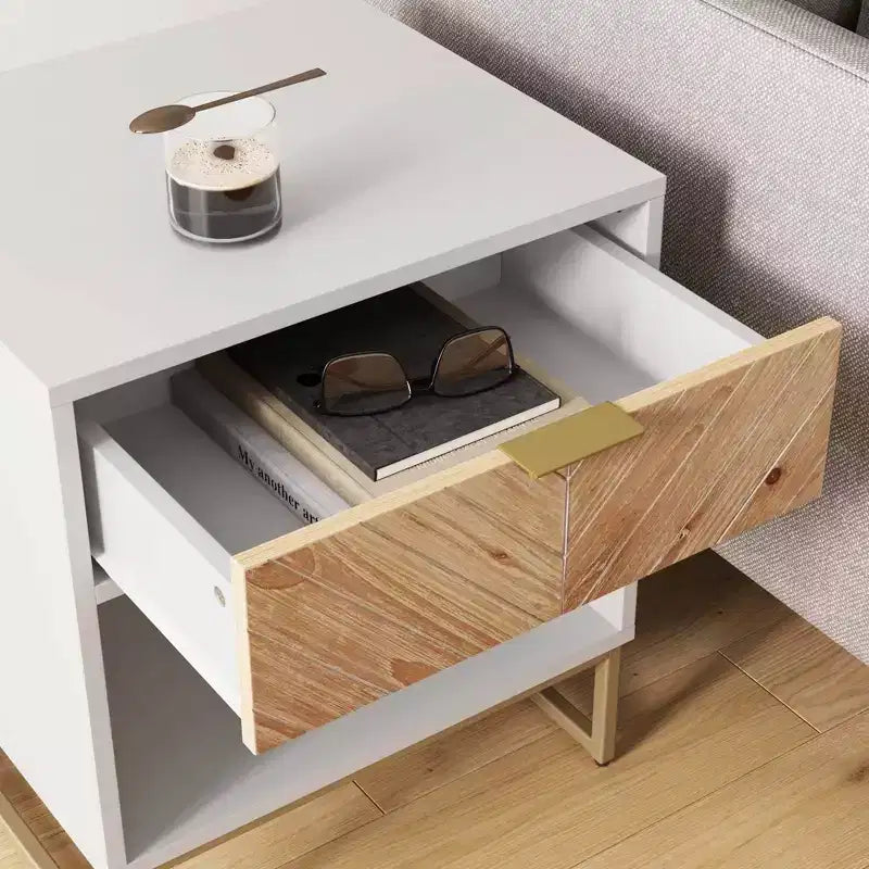 Meuble en bois à chevrons