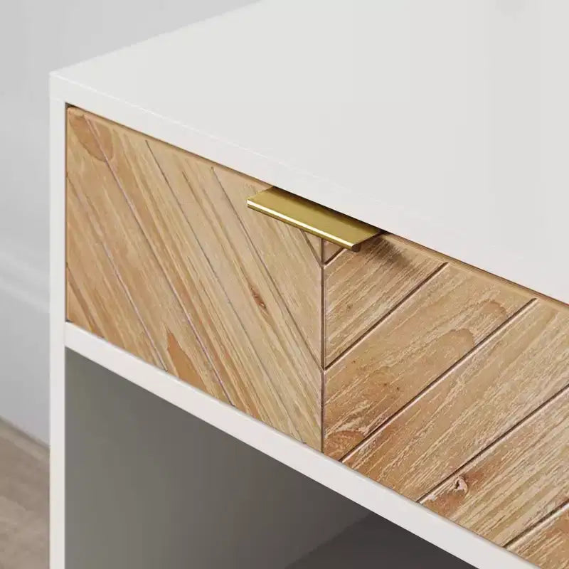 Meuble en bois à chevrons