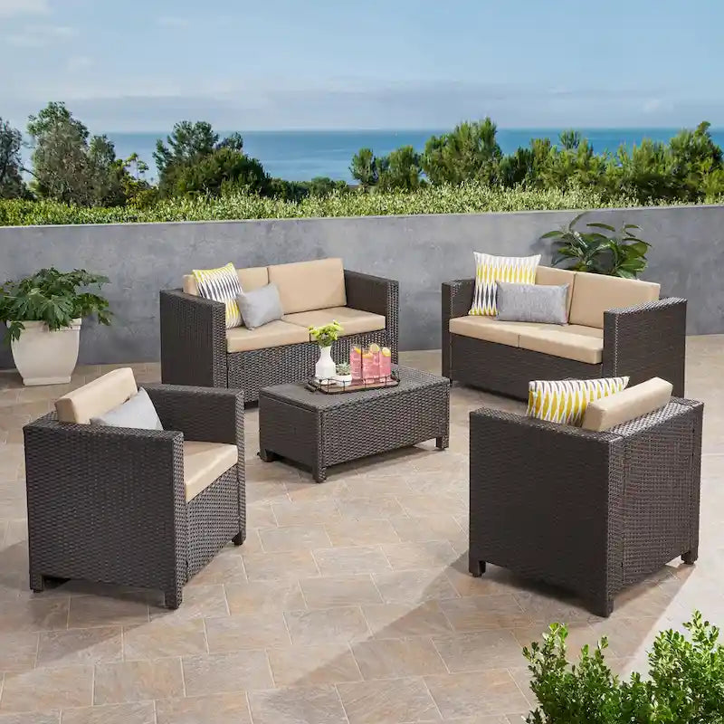 Ensemble de conversation de 5 pièces en osier/fer pour l'extérieur avec table basse par Christopher Knight Home