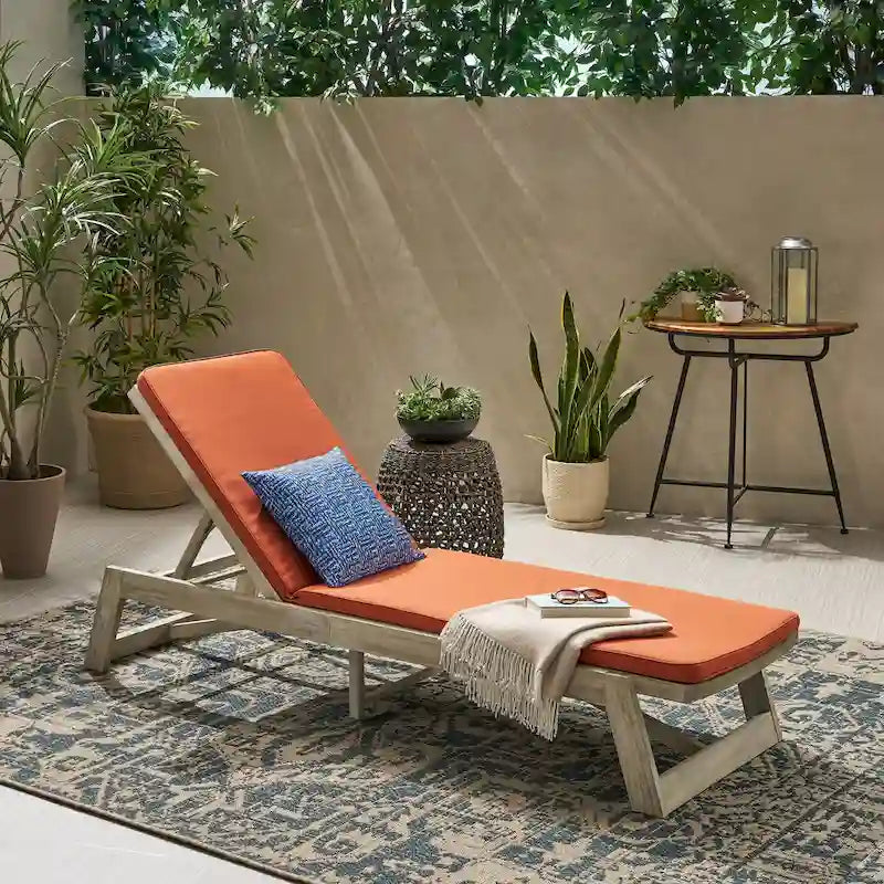 Chaise longue Maki en bois d'acacia par Christopher Knight Home