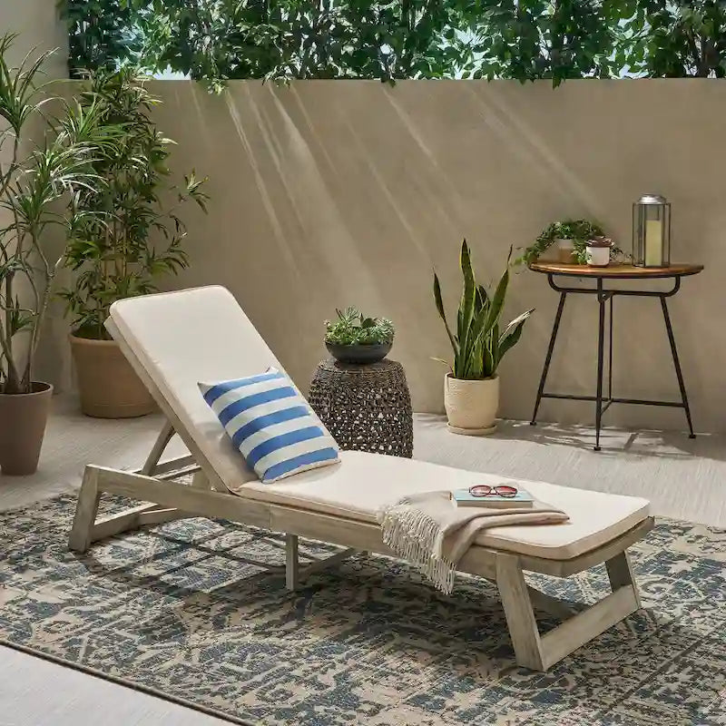 Chaise longue Maki en bois d'acacia par Christopher Knight Home