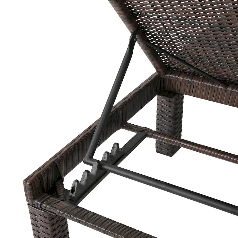 Chaise longue d'extérieur en osier Jamaica par Christopher Knight Home