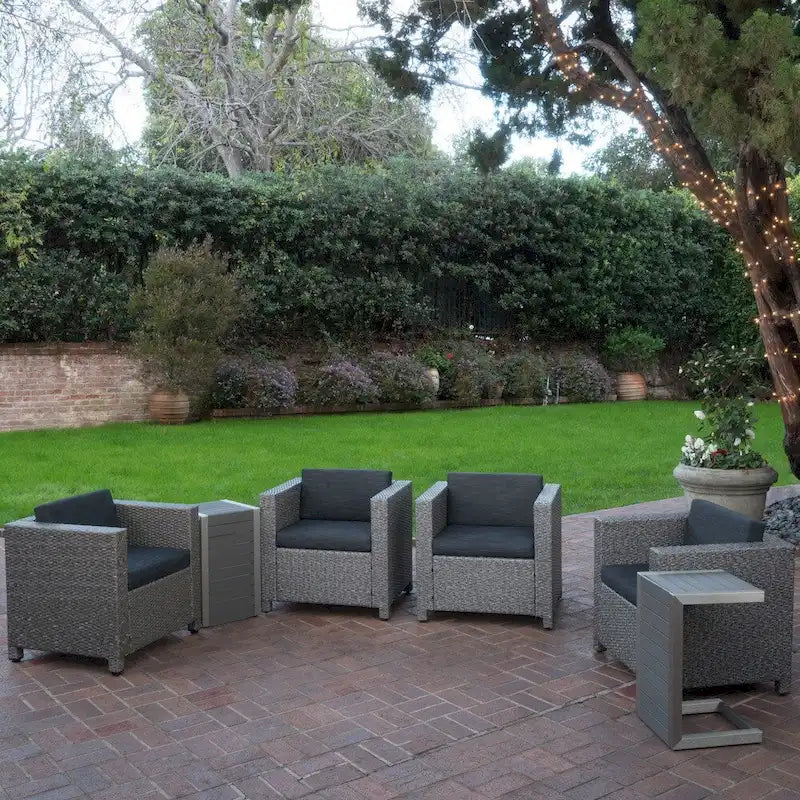 Ensemble de 6 pièces de mobilier d'extérieur Puerta avec coussins par Christopher Knight Home