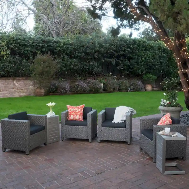 Ensemble de 6 pièces de mobilier d'extérieur Puerta avec coussins par Christopher Knight Home