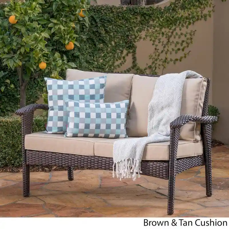 Causeuse d'extérieur en osier Honolulu avec coussins par Christopher Knight Home