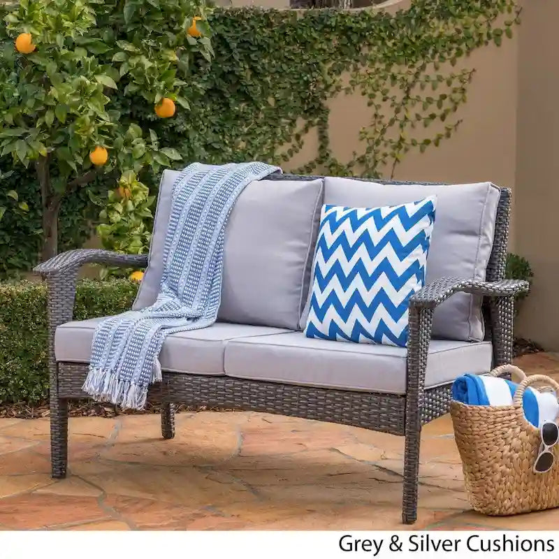 Causeuse d'extérieur en osier Honolulu avec coussins par Christopher Knight Home