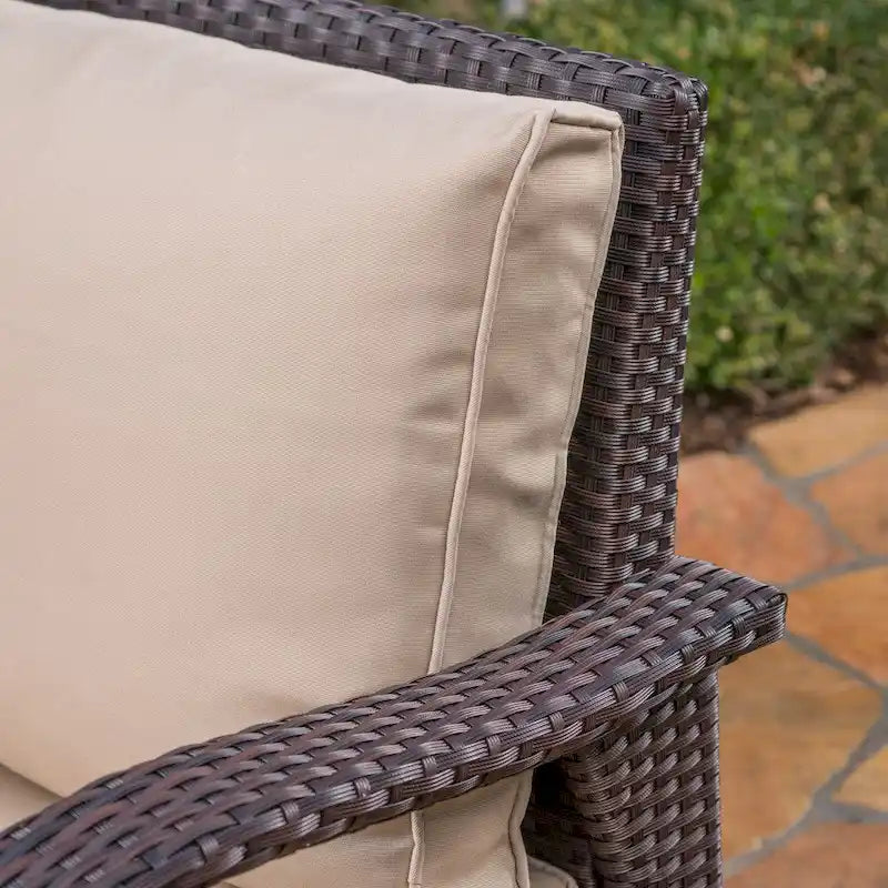 Causeuse d'extérieur en osier Honolulu avec coussins par Christopher Knight Home