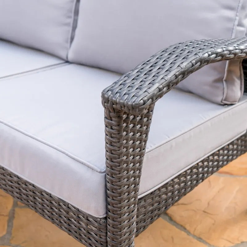 Causeuse d'extérieur en osier Honolulu avec coussins par Christopher Knight Home