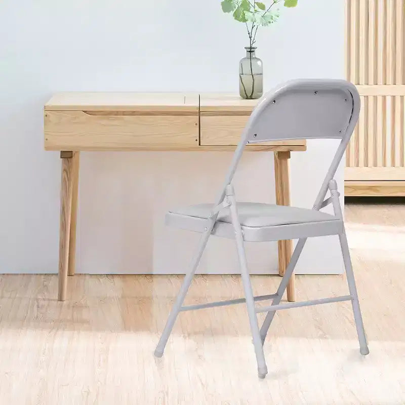 Lot de 4 chaises pliantes avec assise et dossier rembourrés en similicuir PU, structure en métal, capacité de 159 kg, blanches