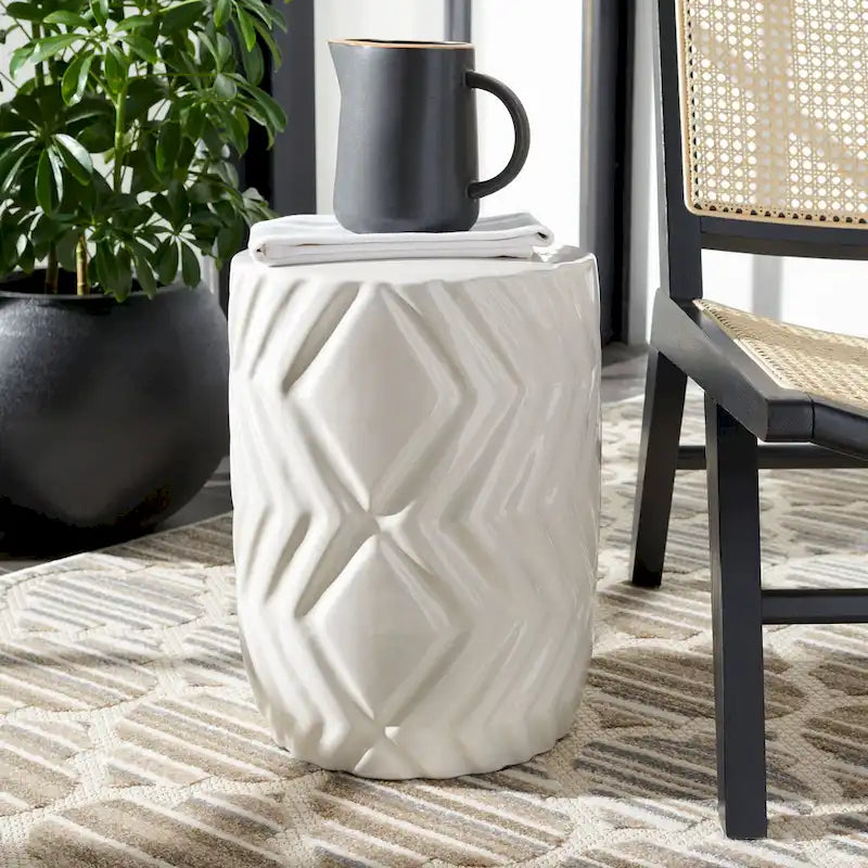 SAFAVIEH Tokiko Indoor/ Outdoor Ivory Ceramic Decorative Garden Stool