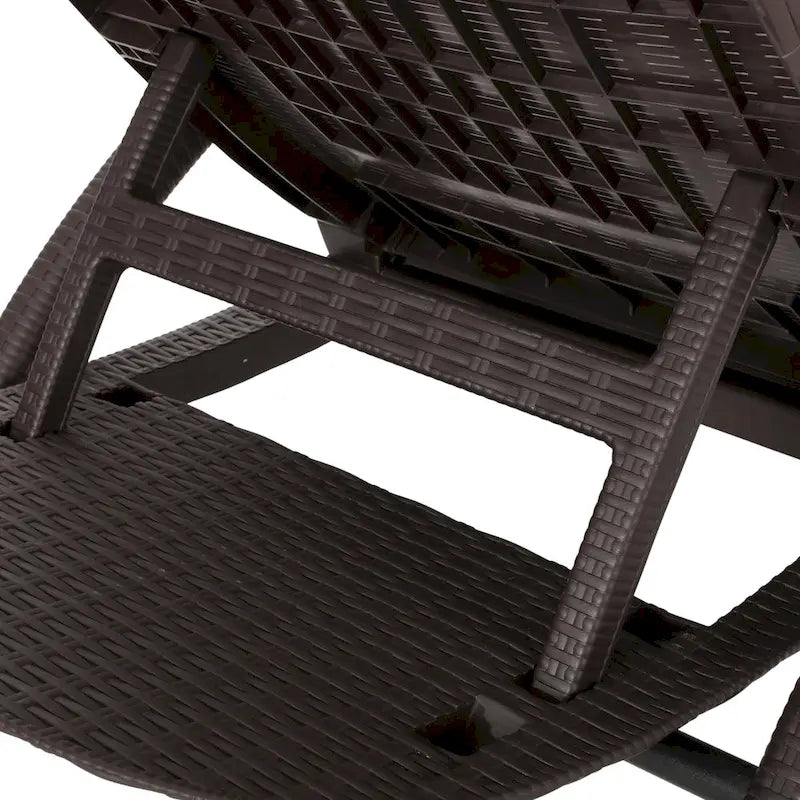 Chaises longues Waverly d'extérieur en similicuir (Lot de 2) par Christopher Knight Home - 31.50 L x 76.50 P x 21.00 H