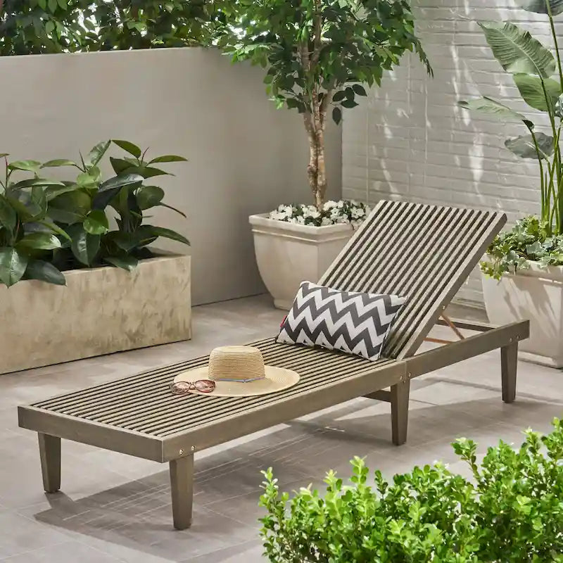 Chaise longue d'extérieur en bois réglable Nadine par Christopher Knight Home