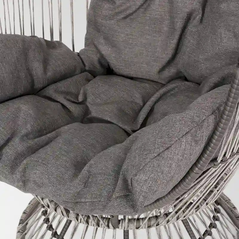 Fauteuil suspendu pivotant en osier pour l'extérieur Pintan par Christopher Knight Home