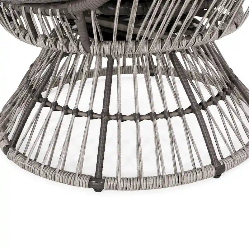 Fauteuil suspendu pivotant en osier pour l'extérieur Pintan par Christopher Knight Home