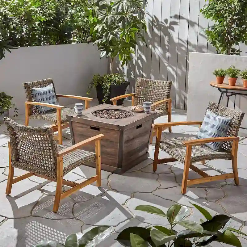 Ensemble de fauteuils de club Hampton d'extérieur en bois et osier avec foyer par Christopher Knight Home