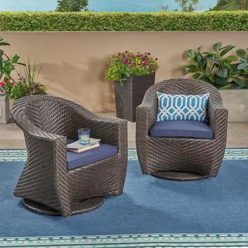 Fauteuil pivotant en osier d'extérieur Larchmont (lot de 2) par Christopher Knight Home