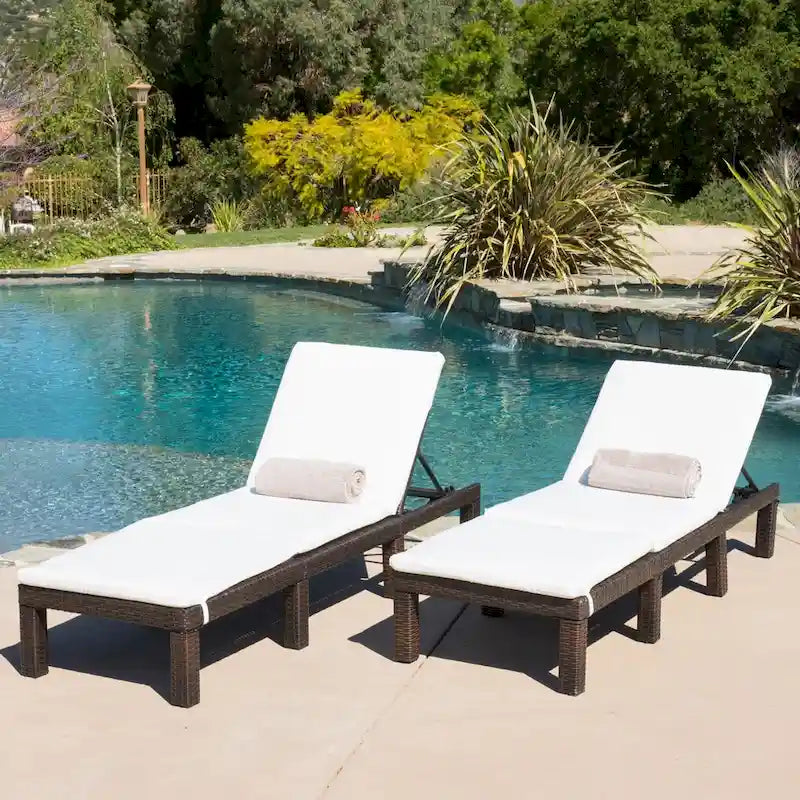 Chaises longues d'extérieur Jamaica avec coussin (lot de 2) par Christopher Knight Home