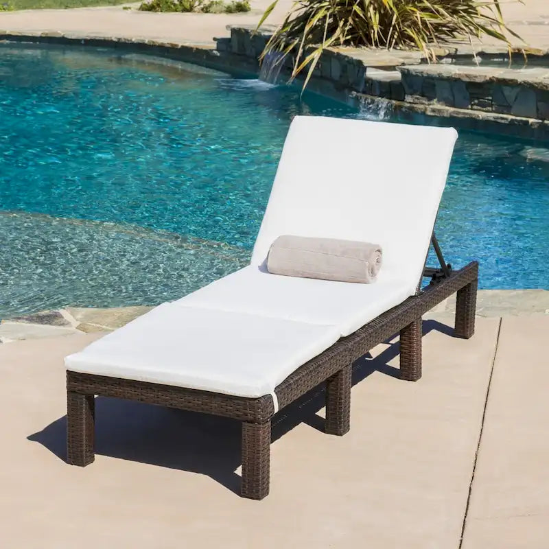 Chaises longues d'extérieur Jamaica avec coussin (lot de 2) par Christopher Knight Home