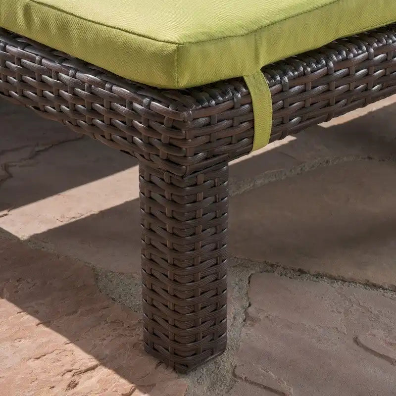 Chaises longues d'extérieur Jamaica avec coussin (lot de 2) par Christopher Knight Home