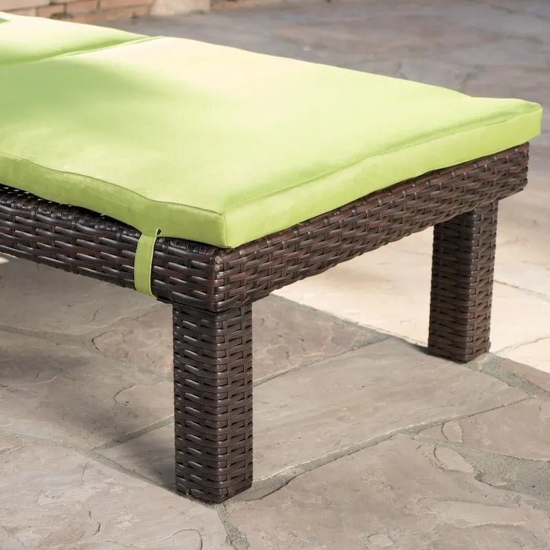 Chaises longues d'extérieur Jamaica avec coussin (lot de 2) par Christopher Knight Home