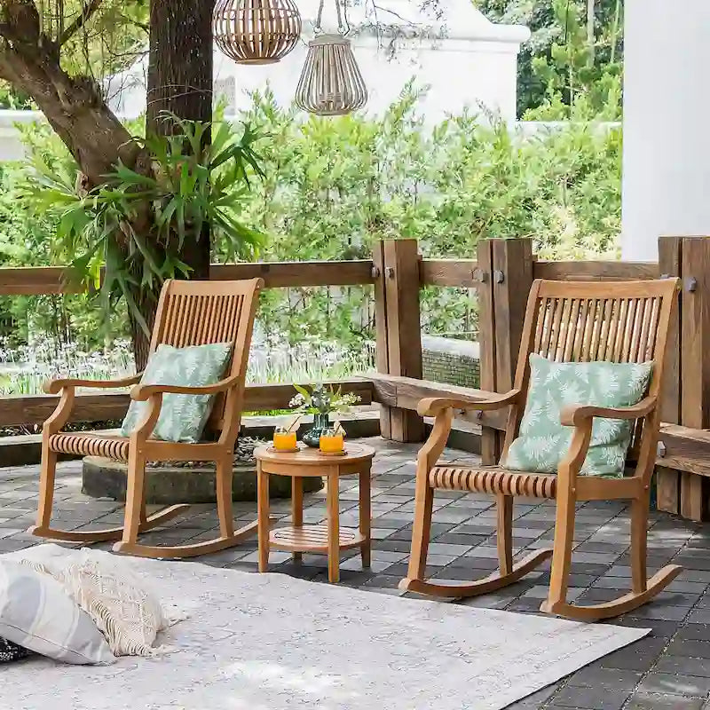 Ensemble de conversation d'extérieur 3 pièces en teck avec fauteuils à bascule Chara de Cambridge Casual