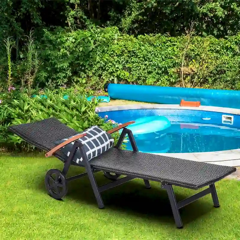 Chaise longue de patio réglable pliante en rotin pour l'extérieur