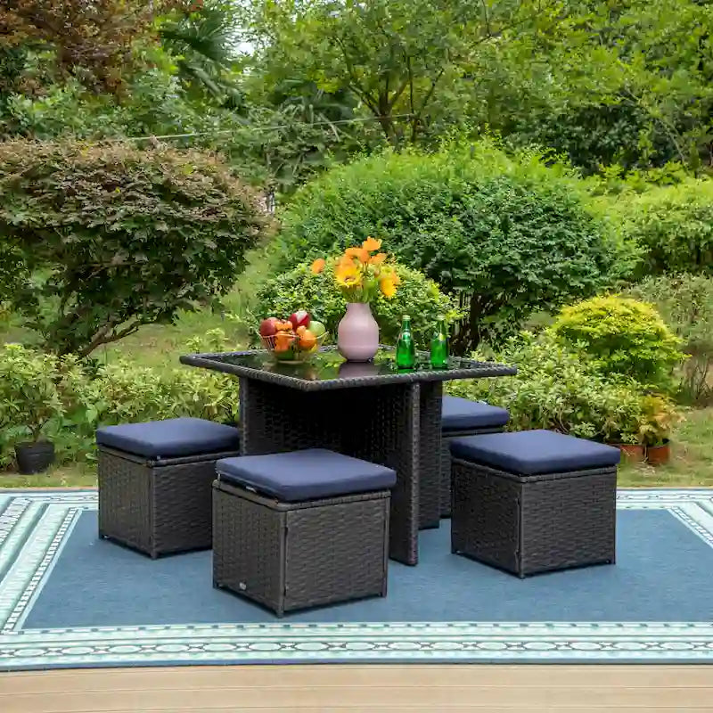 Ensemble table à manger d'extérieur et pouf PHI VILLA avec coussins