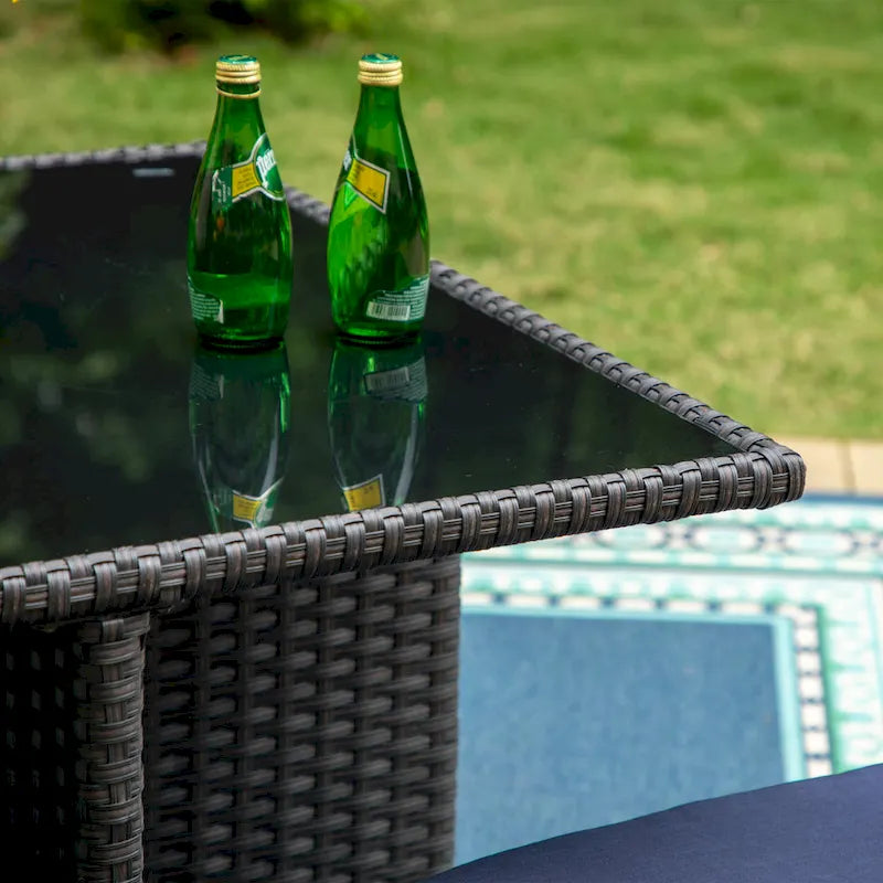 Ensemble table à manger d'extérieur et pouf PHI VILLA avec coussins