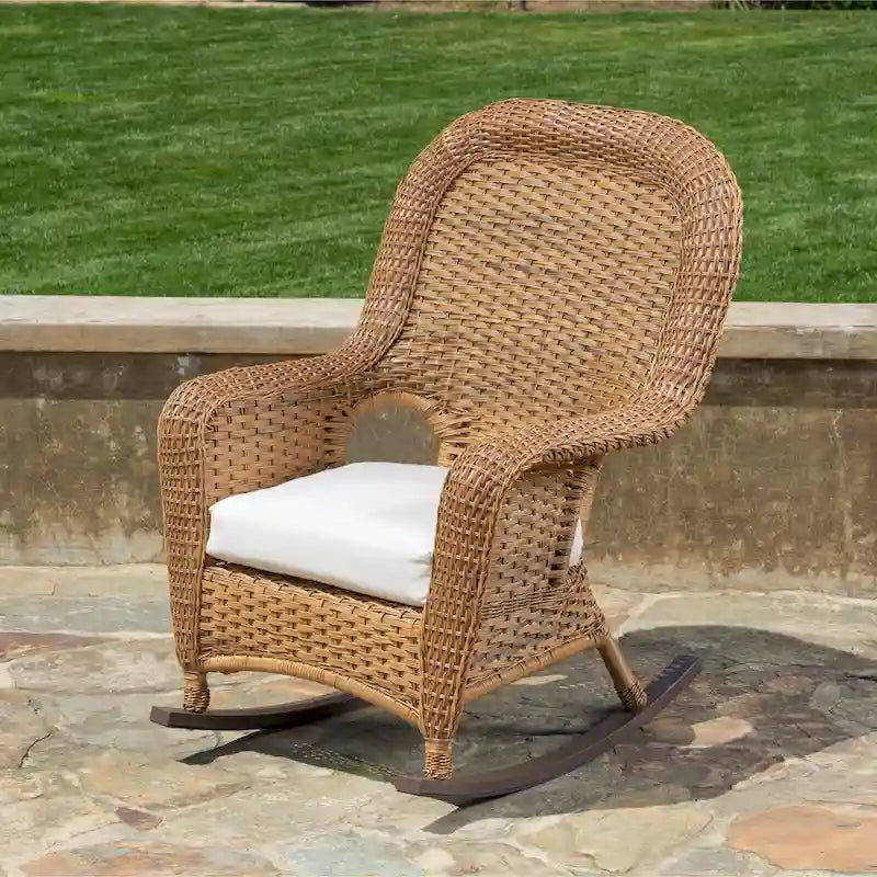 Chaise berçante d'extérieur en osier Sea Pines avec coussin