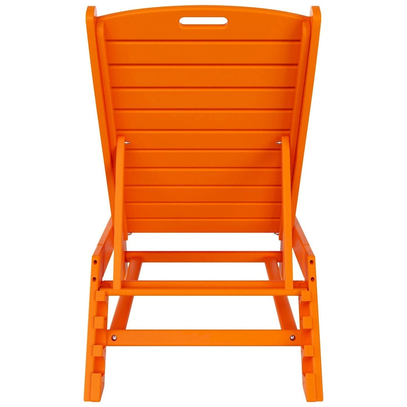 Chaises longues inclinables sans accoudoirs Polytrends Laguna en PEHD pour terrasse ou piscine, toutes saisons, avec table d'appoint (ensemble de 2 pièces)