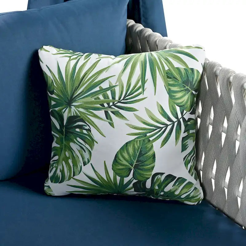 Chaise longue de jardin avec rideaux