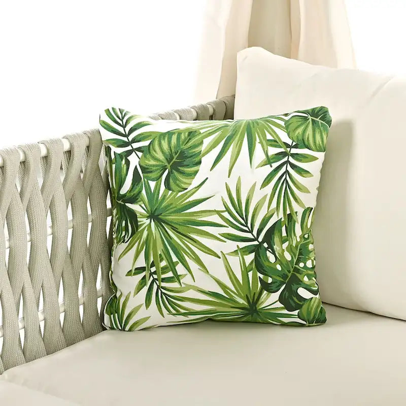 Chaise longue de jardin avec rideaux