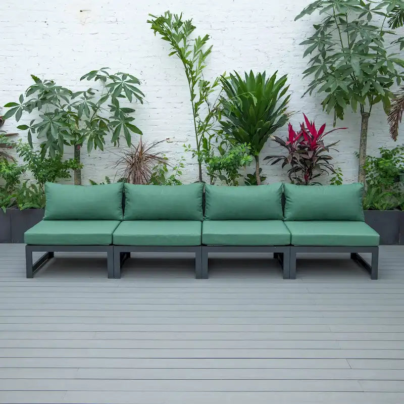 Canapé de jardin sectionnel sans accoudoirs 4 pièces LeisureMod Chelsea avec coussins pour terrasse, porche, jardin