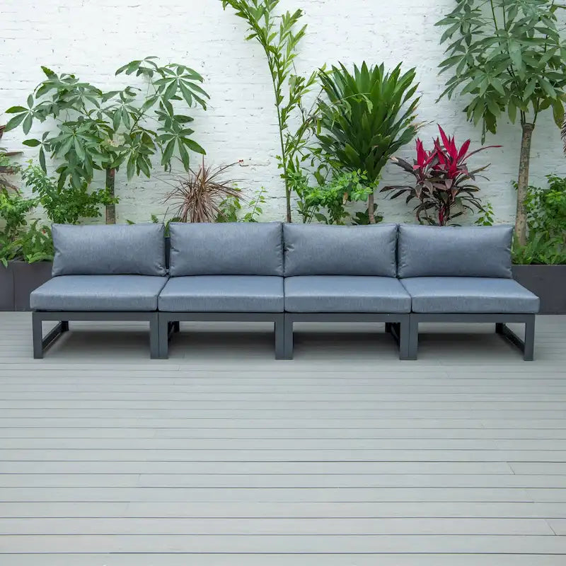 Canapé de jardin sectionnel sans accoudoirs 4 pièces LeisureMod Chelsea avec coussins pour terrasse, porche, jardin