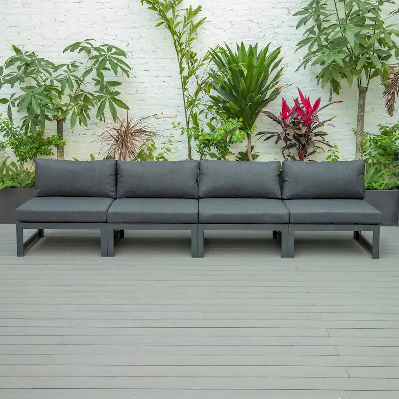 Canapé de jardin sectionnel sans accoudoirs 4 pièces LeisureMod Chelsea avec coussins pour terrasse, porche, jardin