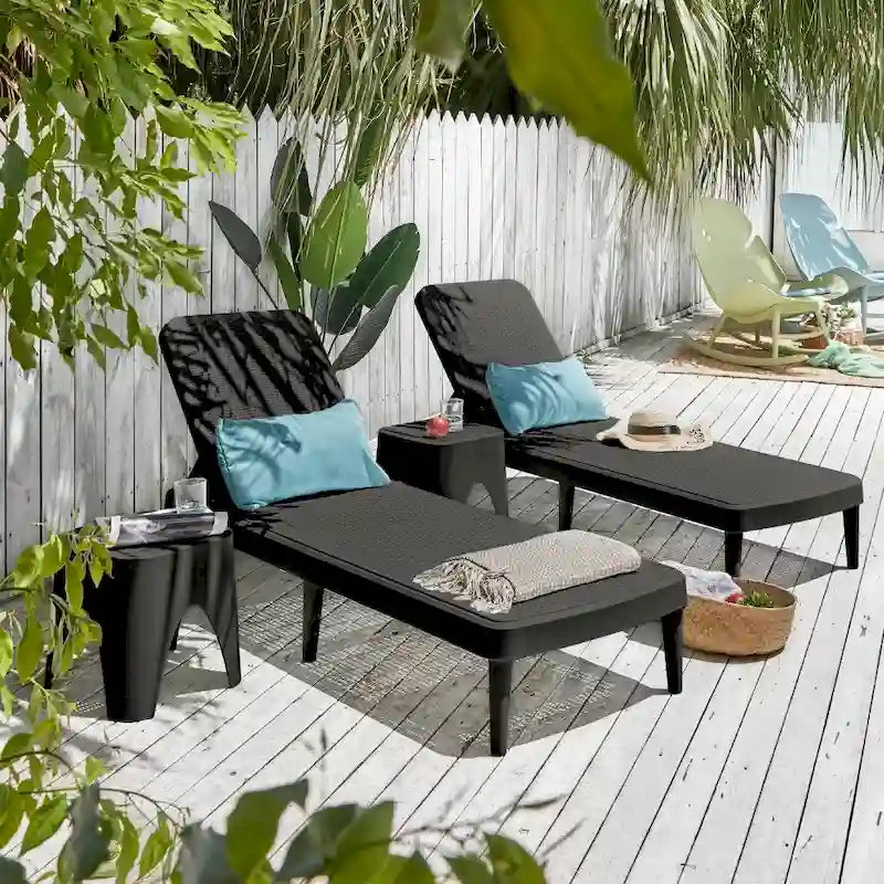 Ensemble chaise longue d'extérieur en résine Tahiti avec 2 tables d'appoint