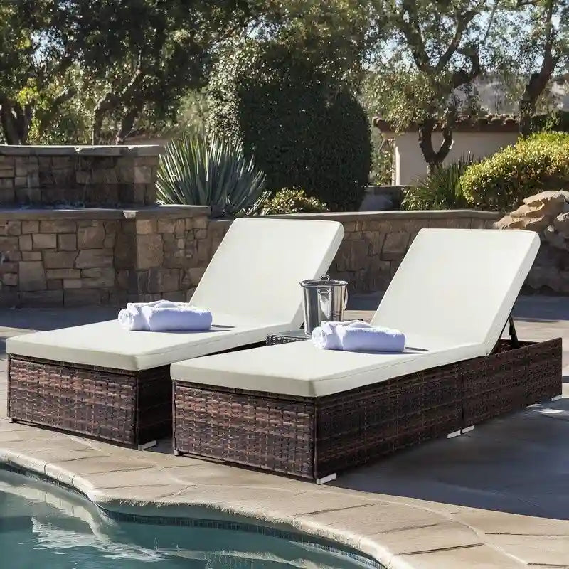 Chaise longue individuelle en osier d'extérieur avec coussin