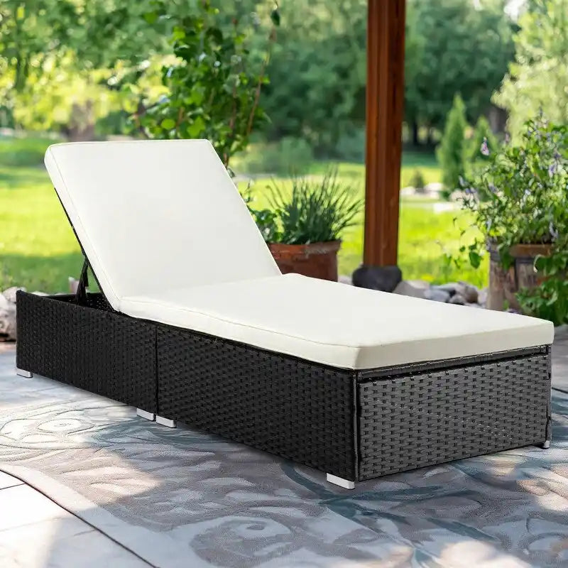 Chaise longue individuelle en osier d'extérieur avec coussin