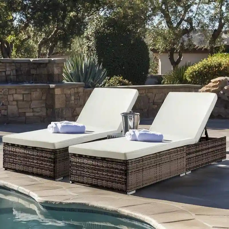Chaise longue individuelle en osier d'extérieur avec coussin