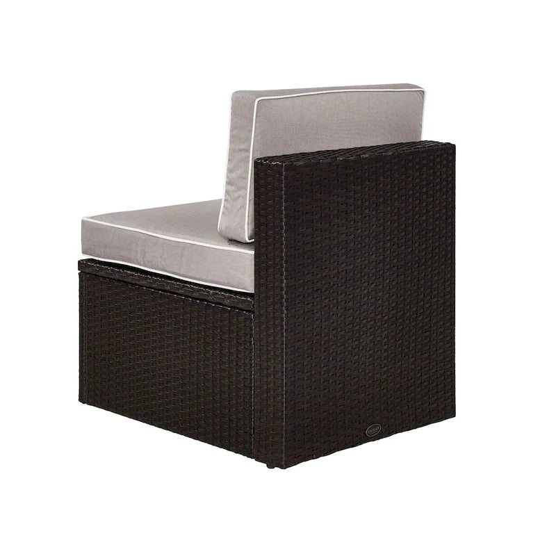 Chaise centrale en osier d'extérieur Palm Harbor marron avec coussins gris - 30,5 H x 23 L x 26,5 P