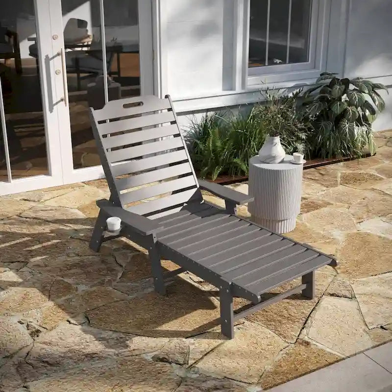 Chaise longue d'extérieur réglable avec porte-gobelet