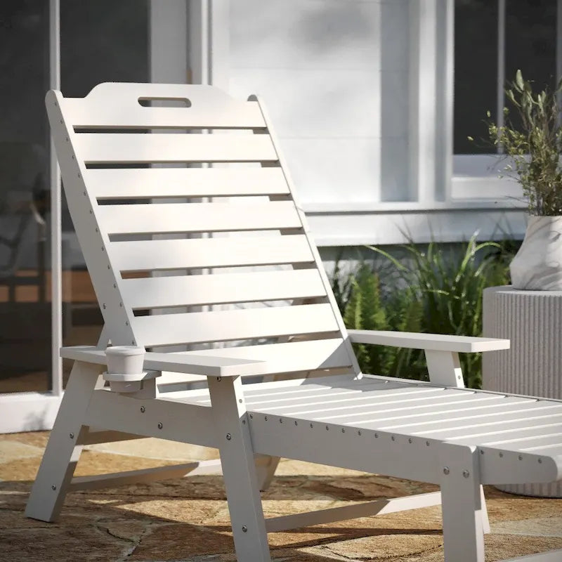 Chaise longue d'extérieur réglable avec porte-gobelet